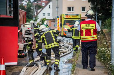 Remseck-Aldingen: Vollbrand einer Firma - Rauchsaeule in mehreren Landkreisen sichtbar